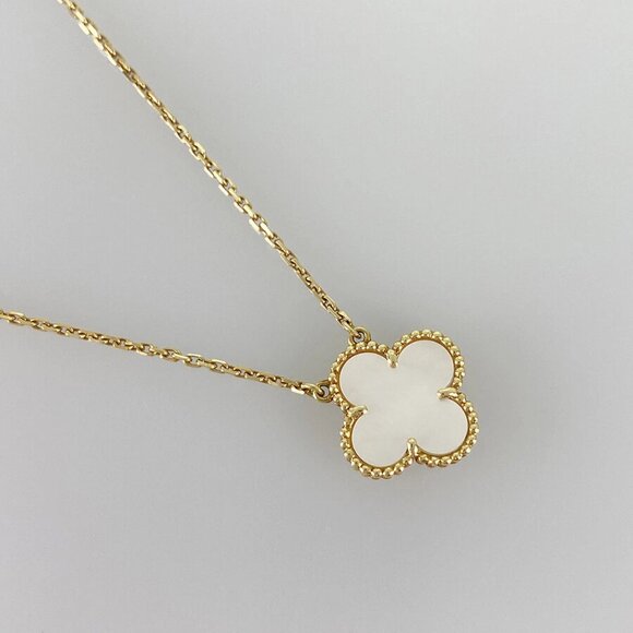 Van Cleef & Arpels Vintage Alhambra Yellow gold shell Necklace - Picture 2 of 12